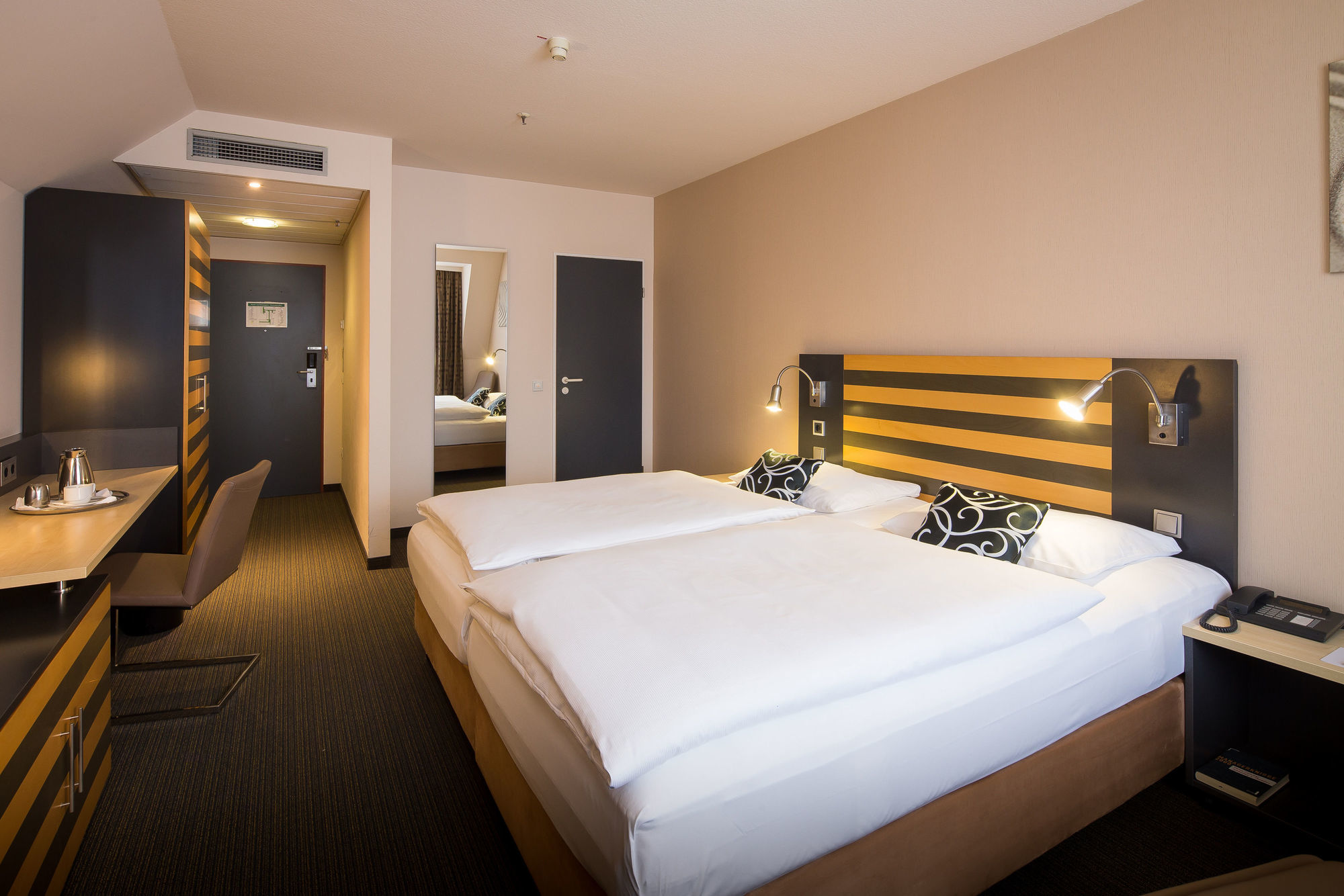 Hotel Lindner Congress Frankfurt 4*